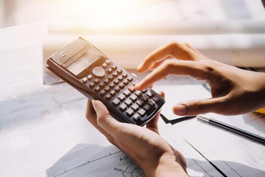 Rechner online mit Bruch und Pi für mathematische Berechnungen